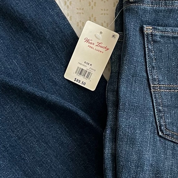 NWT • LUCKY BRAND • Mid-Rise Bootcut - Picture 4 of 4